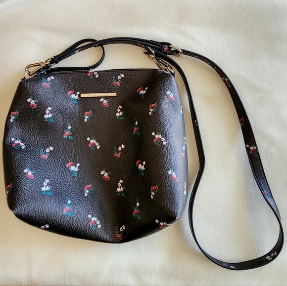 Steve Madden Handbags - Steve Madden Crossbody Black Floral Bag